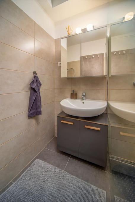 Grace Pine 1 Appartement Boedapest